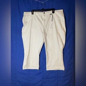 d. jeans Modern Fit Cream Capris